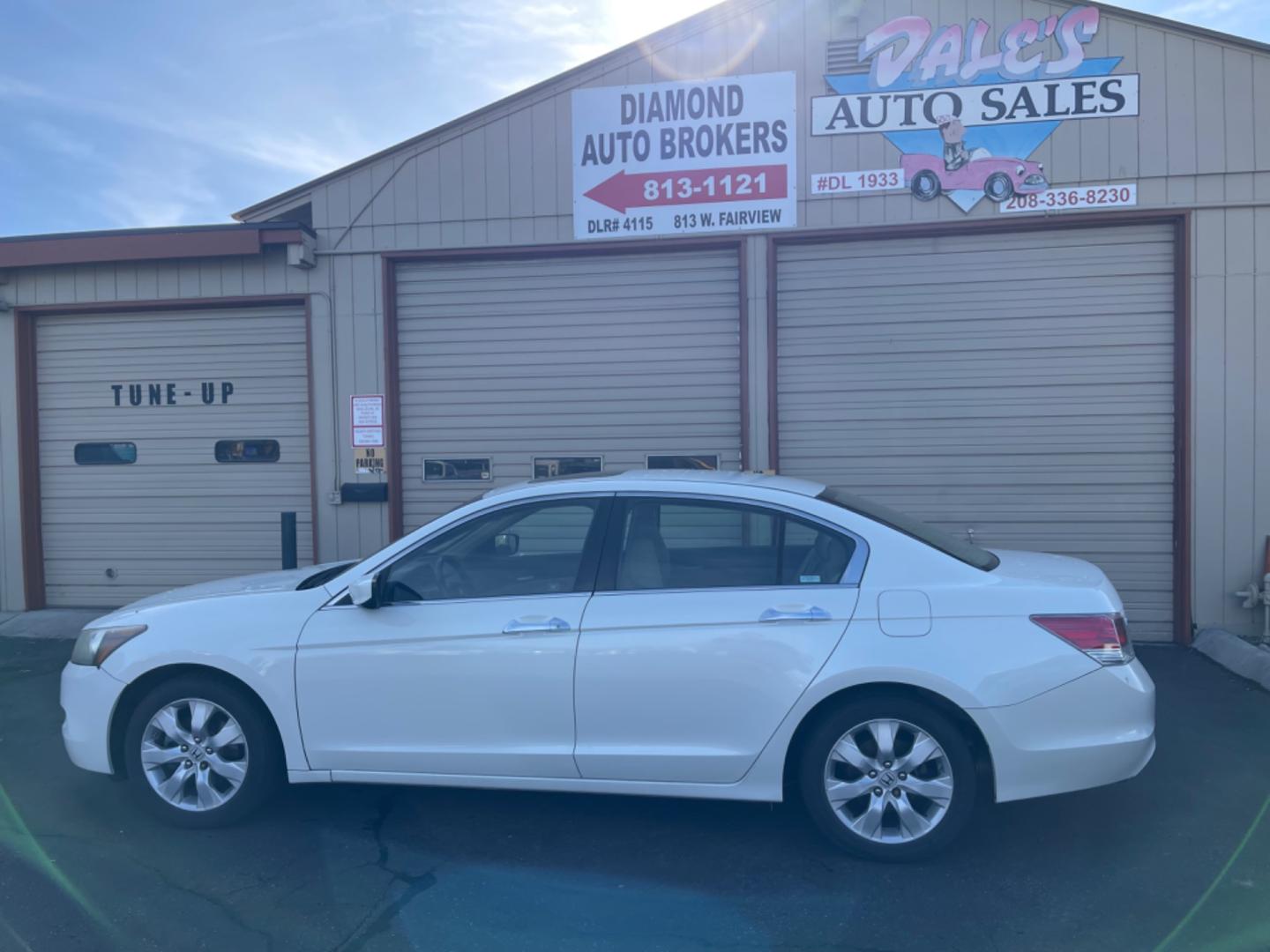 2008 Alpine White /Tan Honda Accord EX (1HGCP36708A) with an 3.5 V6 engine, AT transmission, located at 813 E Fairview Ave, Meridian , ID, 83642, (208) 336-8230, 43.618851, -116.384010 - Photo#0